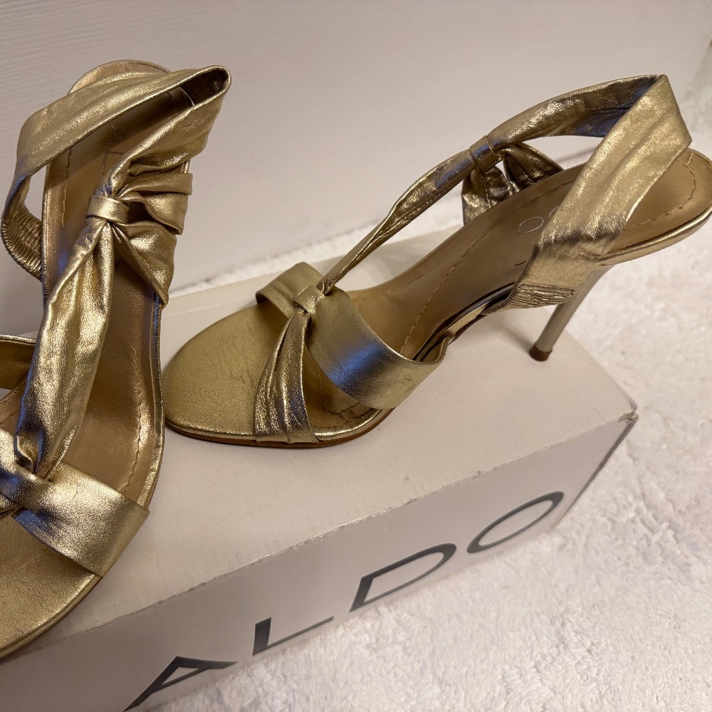 Elegant sandals